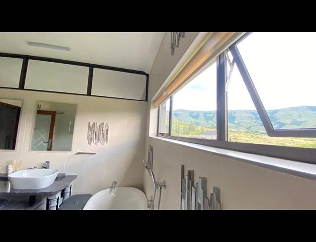 3 BEDROOM HOUSE FOR SALE IN VULINTABA COUNTRY ESTATE
